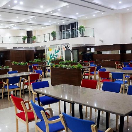The Richi Rich Hotel And Resort Indore Eksteriør billede