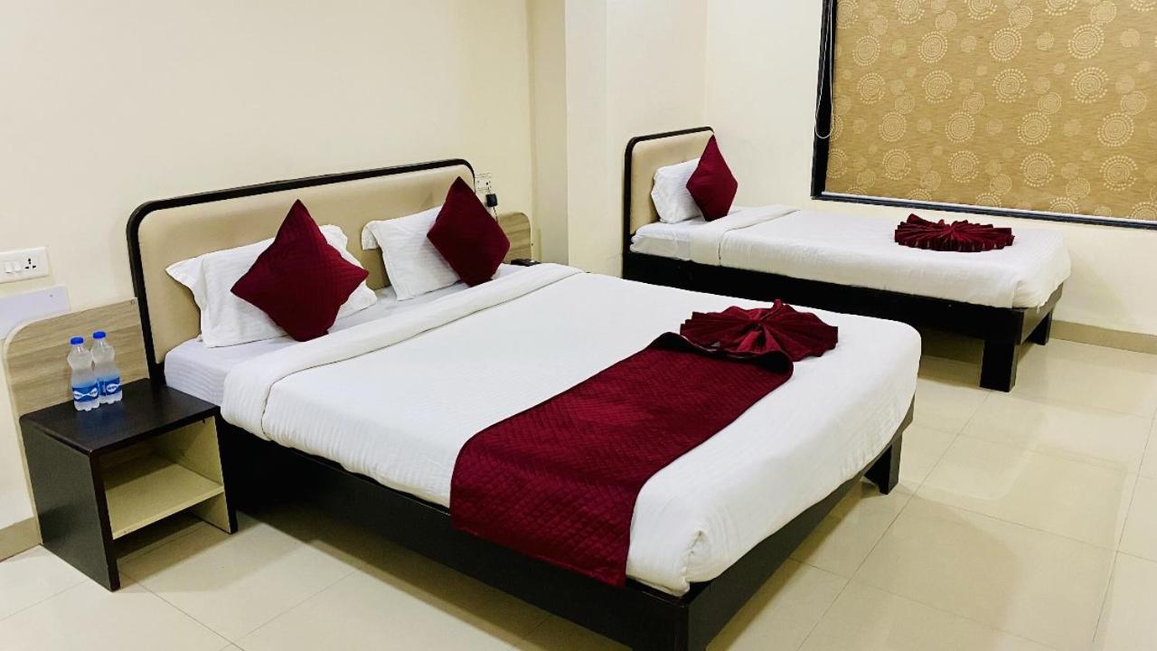 The Richi Rich Hotel And Resort Indore Eksteriør billede