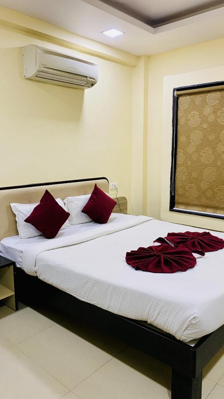 The Richi Rich Hotel And Resort Indore Eksteriør billede